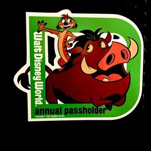 Disney Passholder Magnet 2024 Timon and Pumba